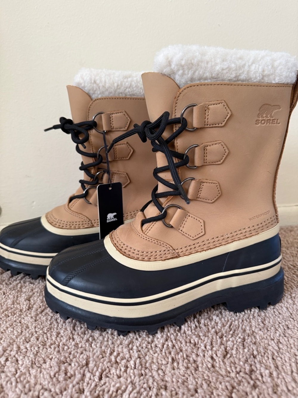 Sorel Caribou Women’s Waterproof Boots in Buff Size 6